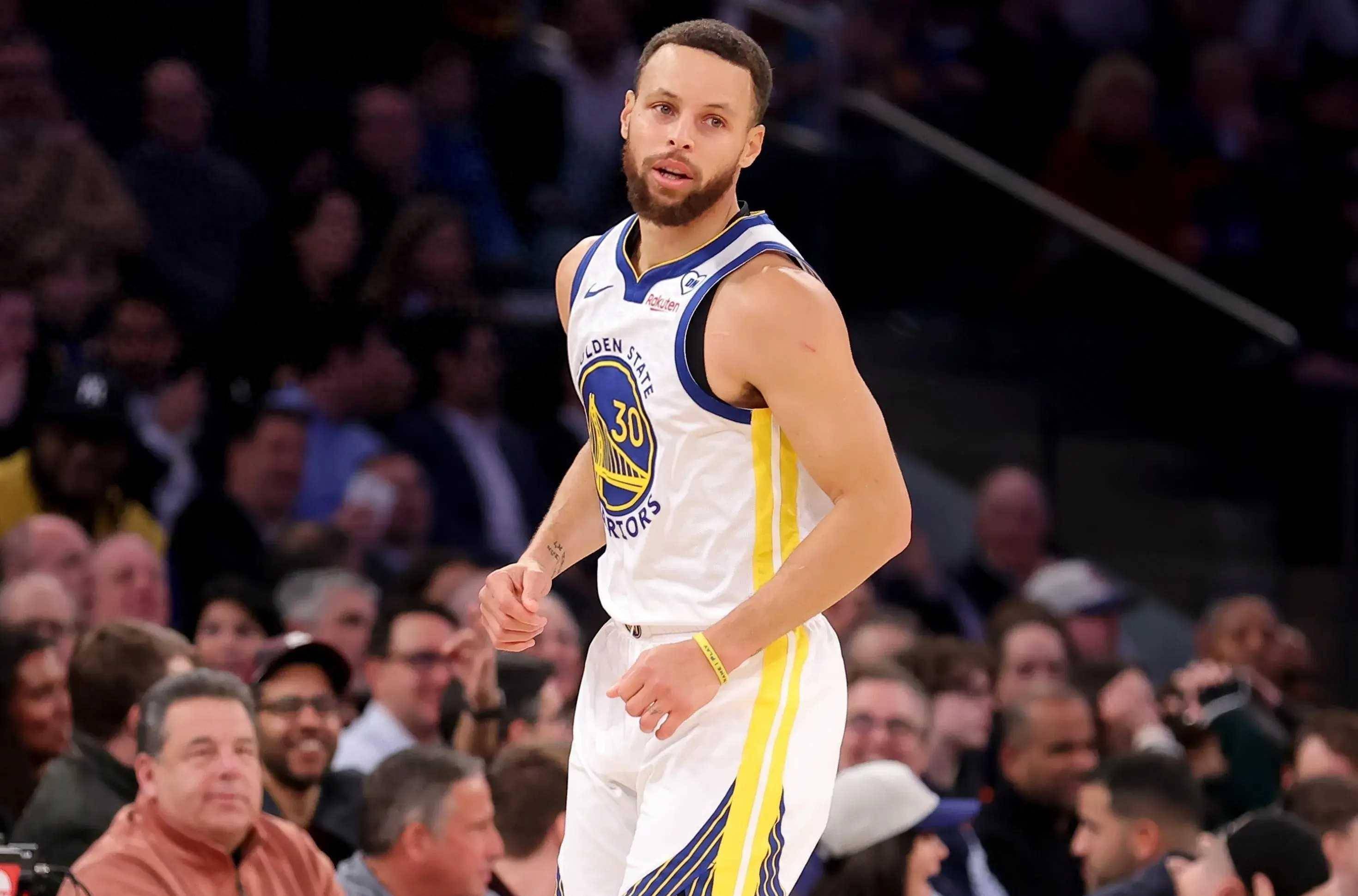 jiuyou游戏中心-关于窗口期法国杯焦点战，密尔沃基雄鹿内部沟通，质疑声仍在，控场能力受关注的信息